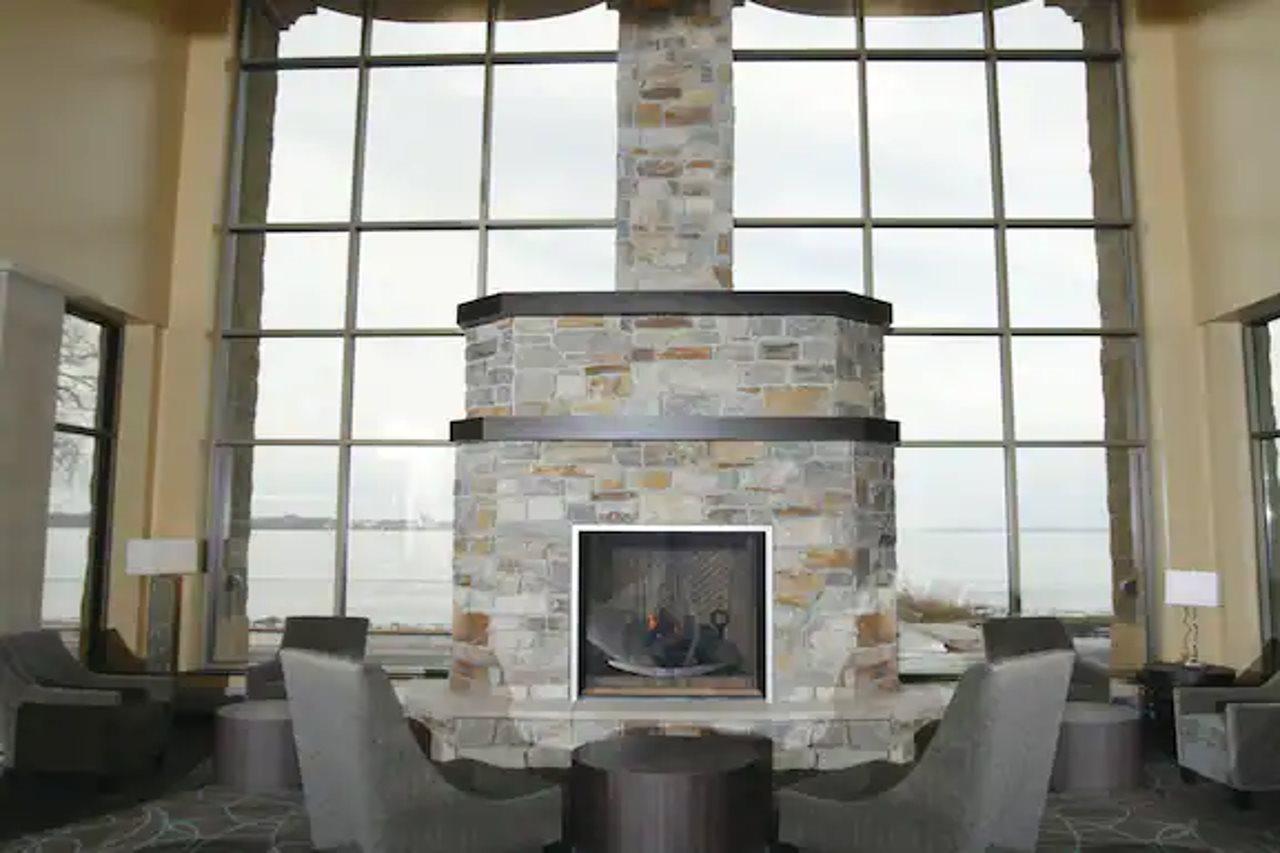 Hotel Doubletree By Hilton Bemidji Exterior foto